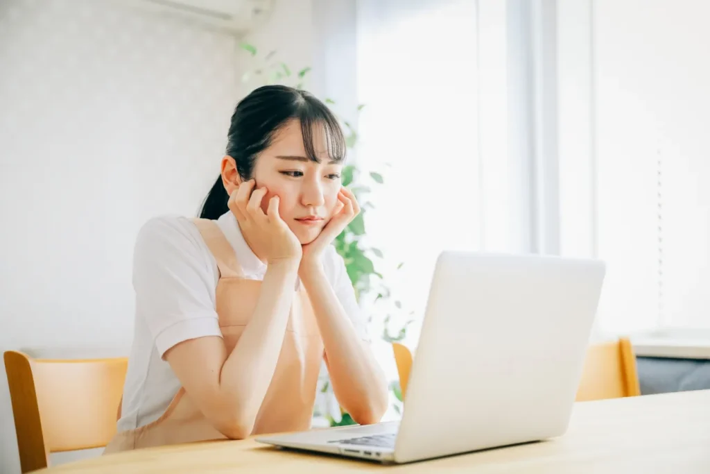 転職活動が上手く行かなくて悩んでいる保育士