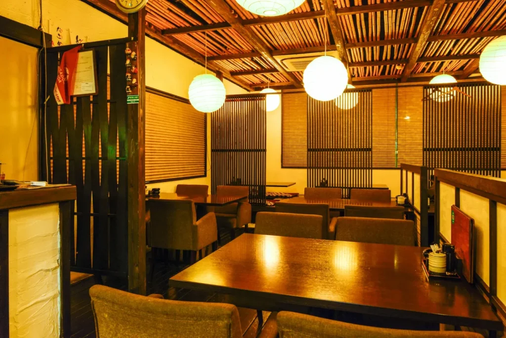 居酒屋の店内